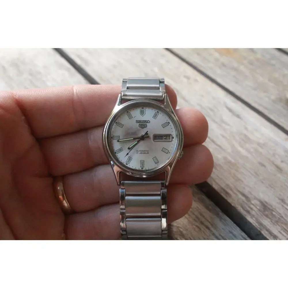 Vintage 1981 Seiko Automatic Mens Silver Watch W/daydate & Green accents